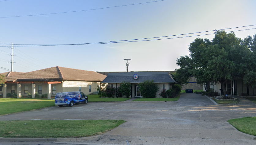2243 Valwood Pky — photo 2