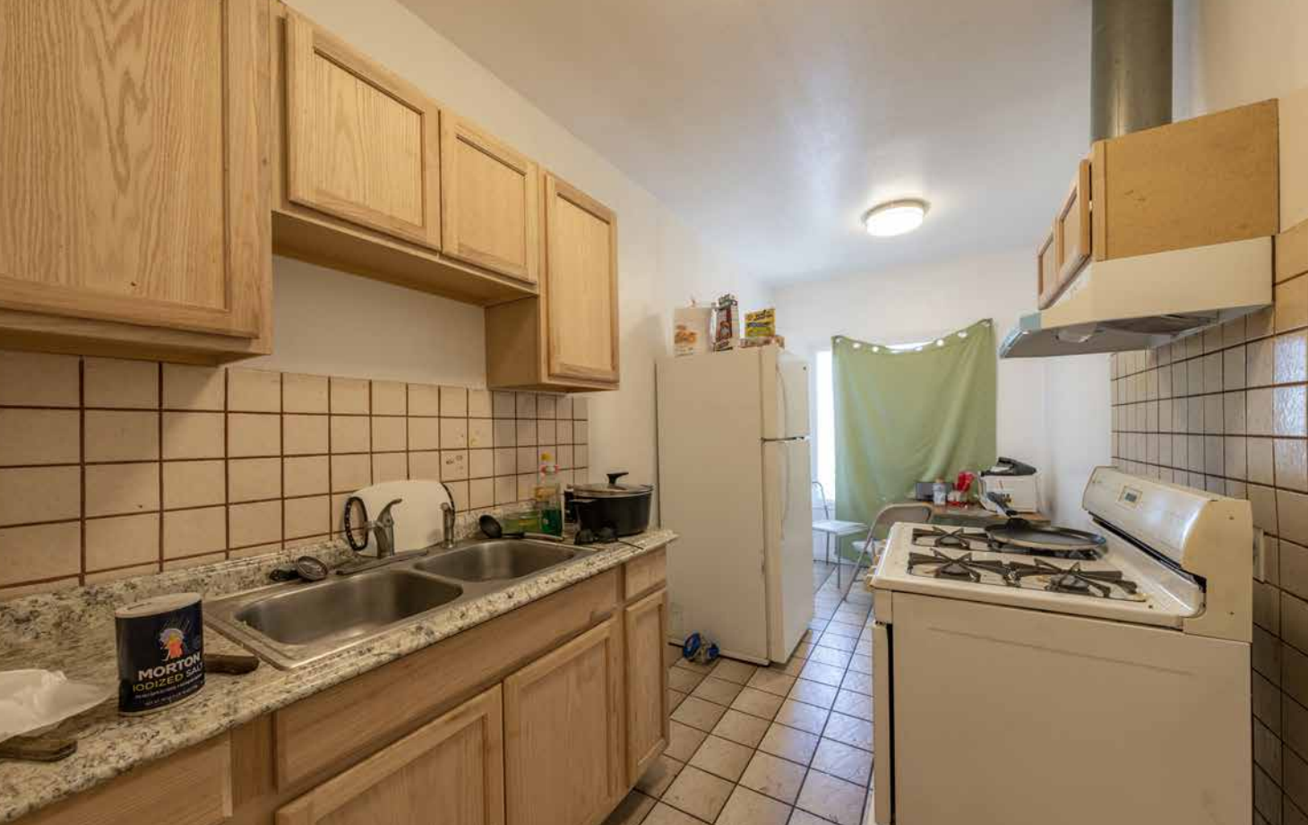 16 Unit Apartment Building | 1134 S Vancouver Ave — photo 4