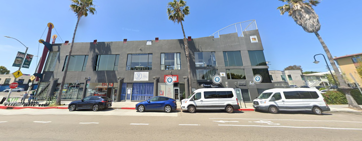 Next to Hume/Great White. Retail or Office — photo 2