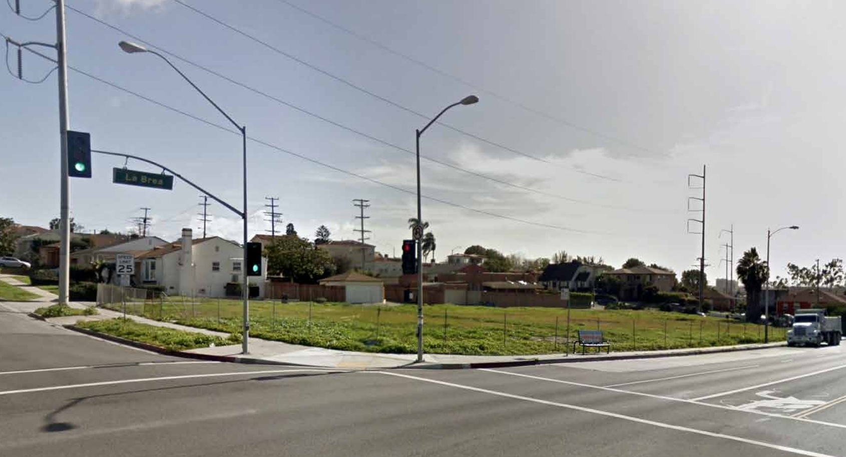6220 S La Brea Ave — photo 2