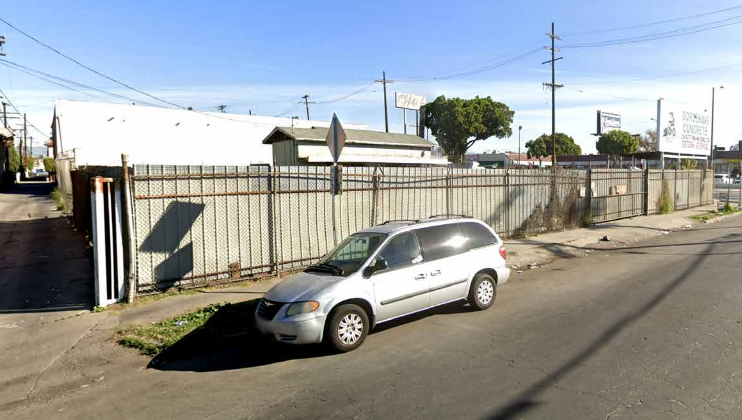 Heavy Traffic Commercial Land | 4175 S Broadway — photo 2