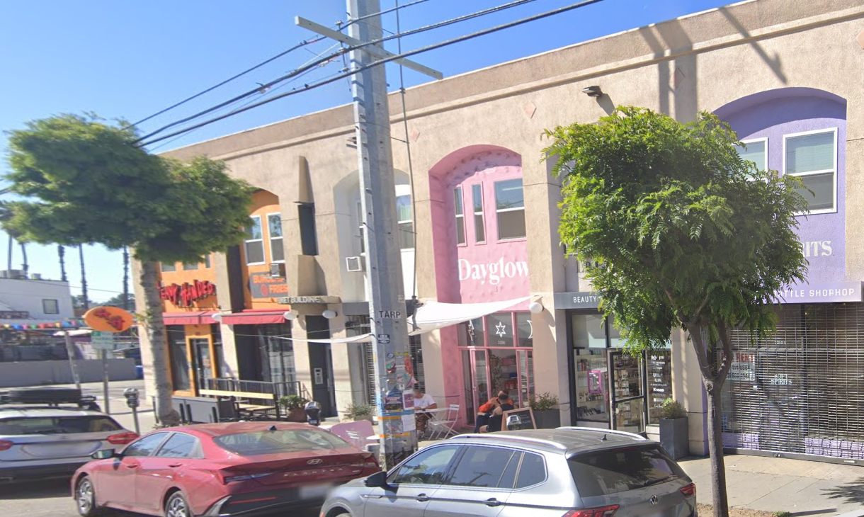 Silver Lake Retail Next to All Day Baby — photo 3