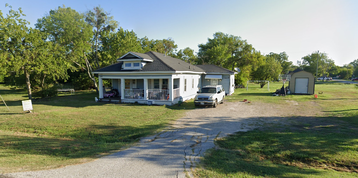 802 E Broad St — photo 3