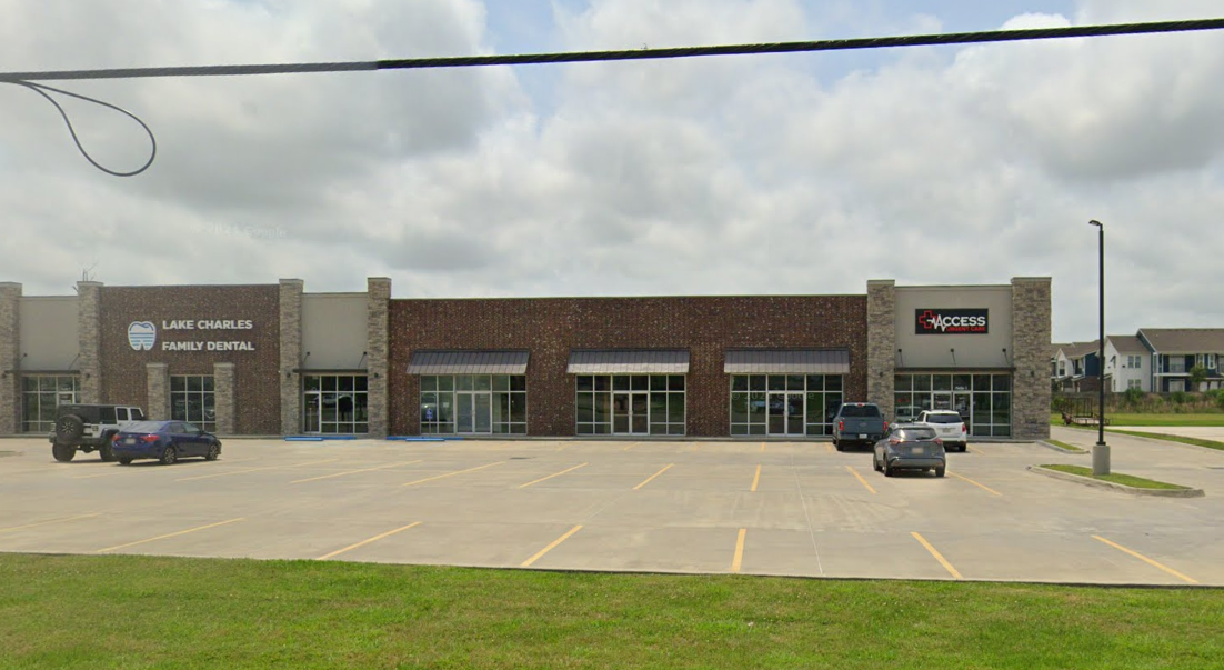 1530 E McNeese St — photo 3