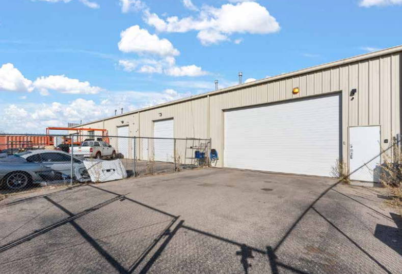 Prime Small Warehouse/Office in North I-25 — photo 2