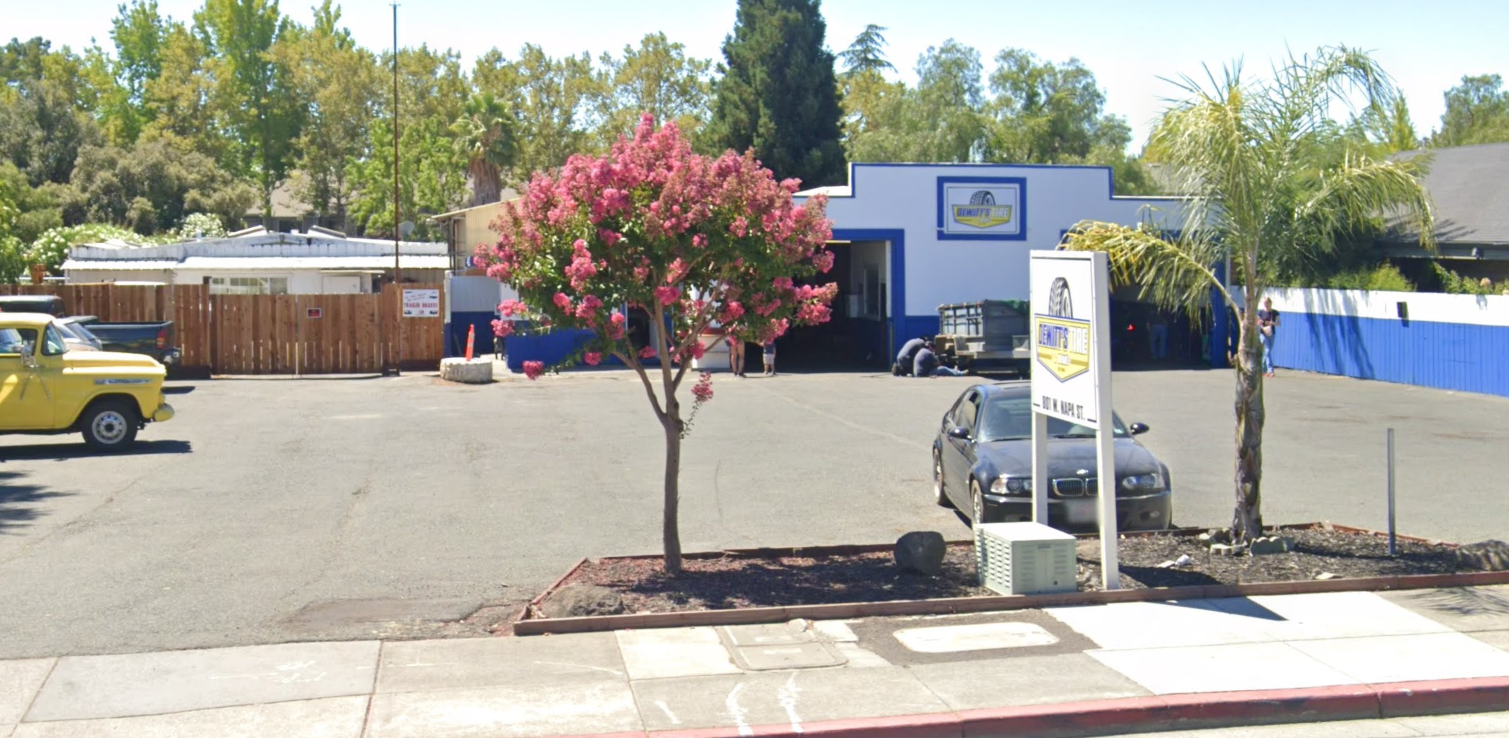 DeWitt's Tire / 802 Studley — photo 2