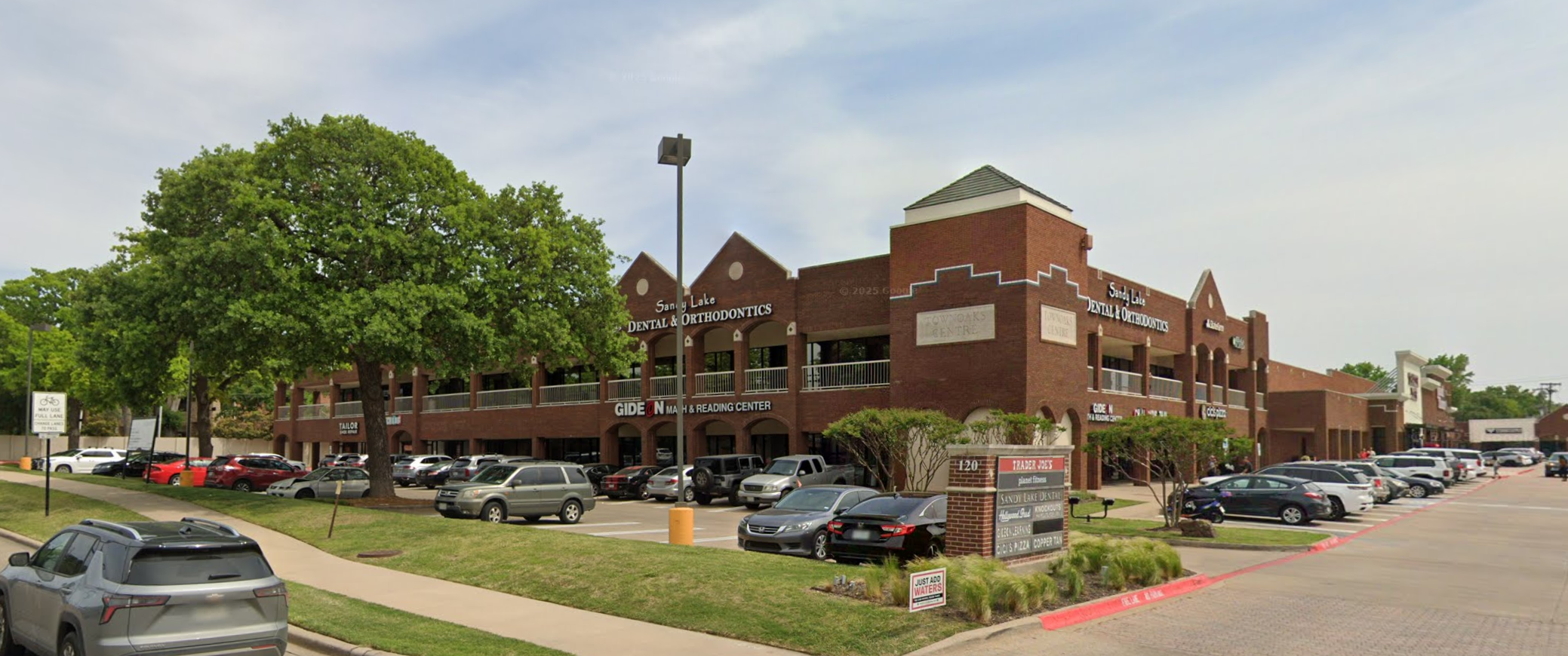 Town Oaks Centre — photo 5