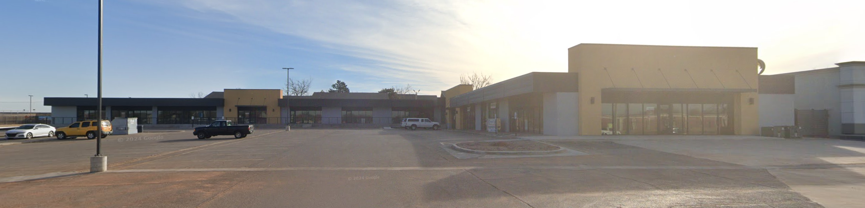 Newport Shopping Center | 9120-9146 N Macarthur Blvd — photo 4