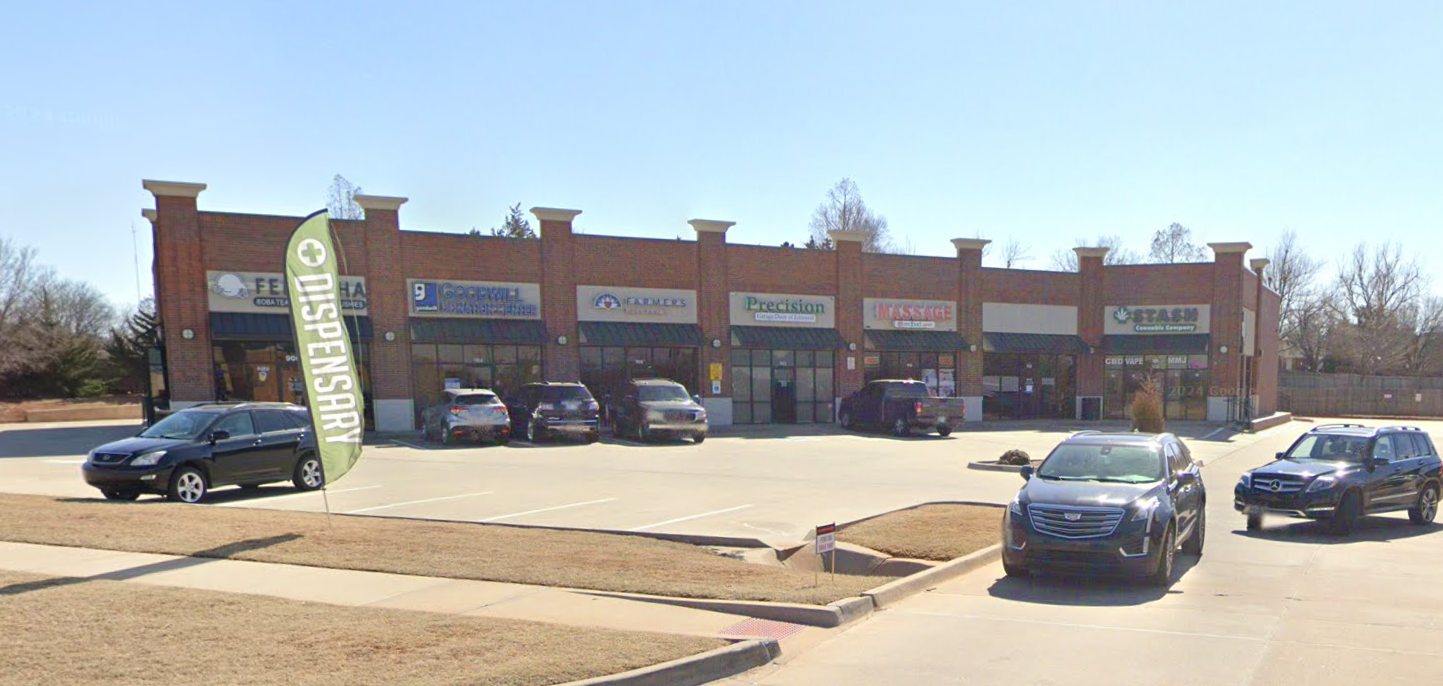 Glen Eagles Plaza Shopping Center | 900-1016 NW 150th St — photo 2