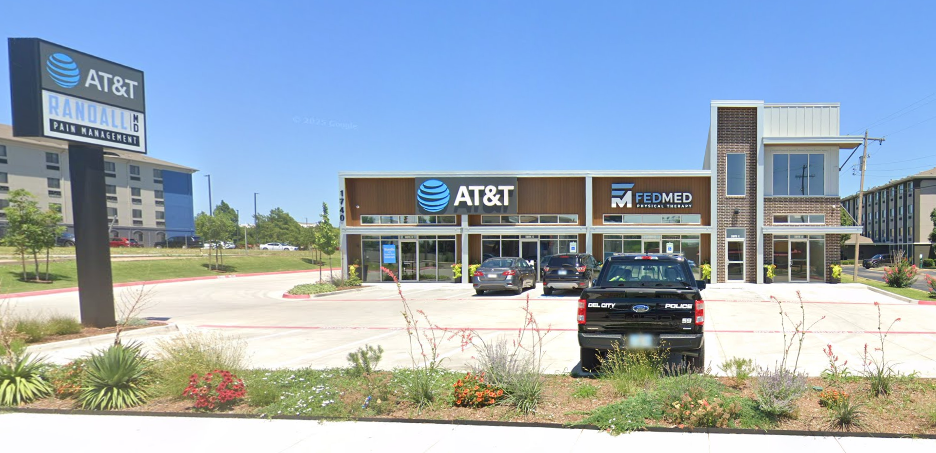1740 S Sooner Rd — photo 2