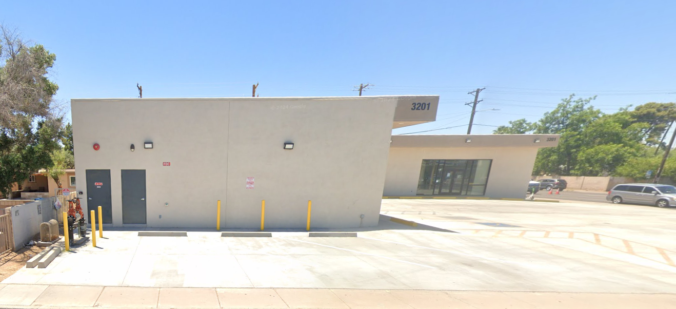 Hard Corner Retail Center — photo 4