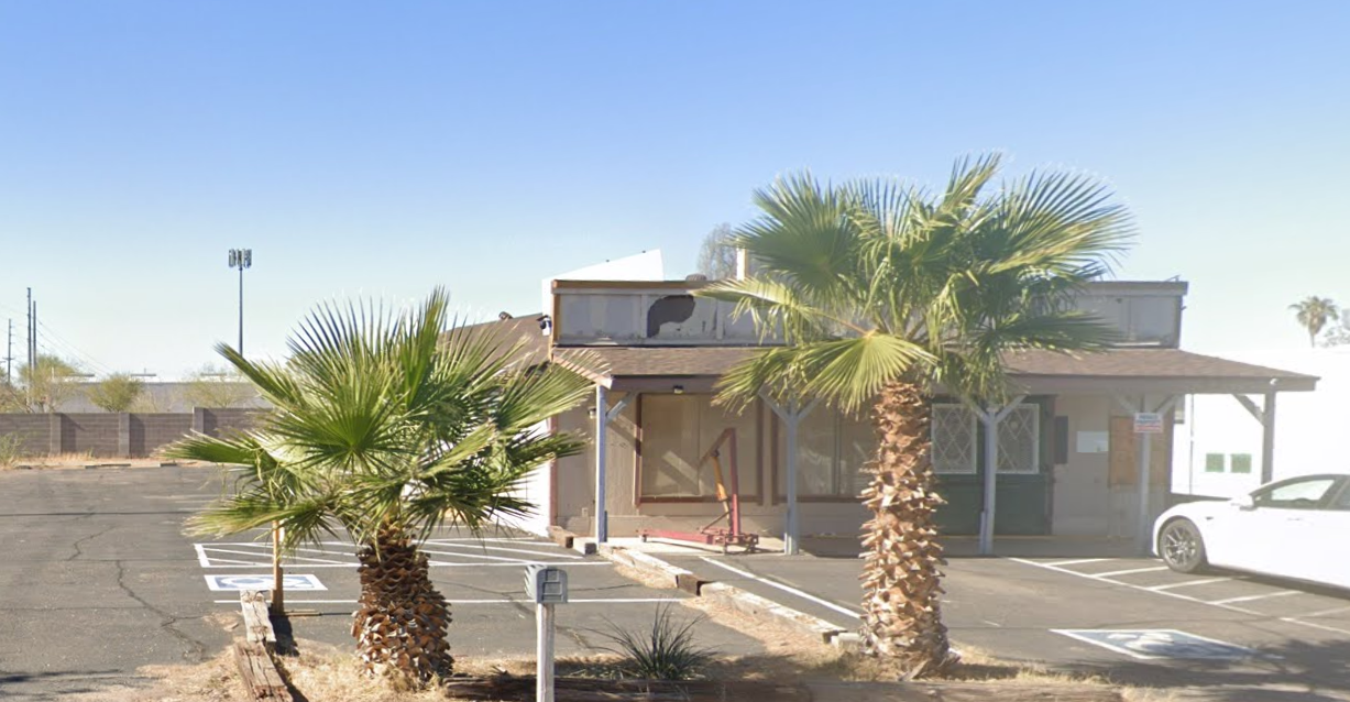 832 N Main Drive — photo 4