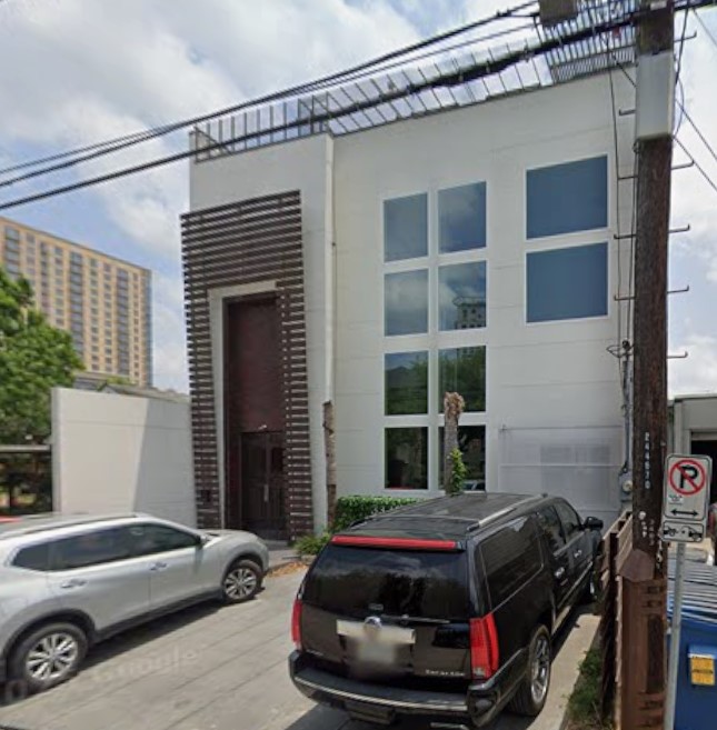 3335 W Lamar St — photo 2