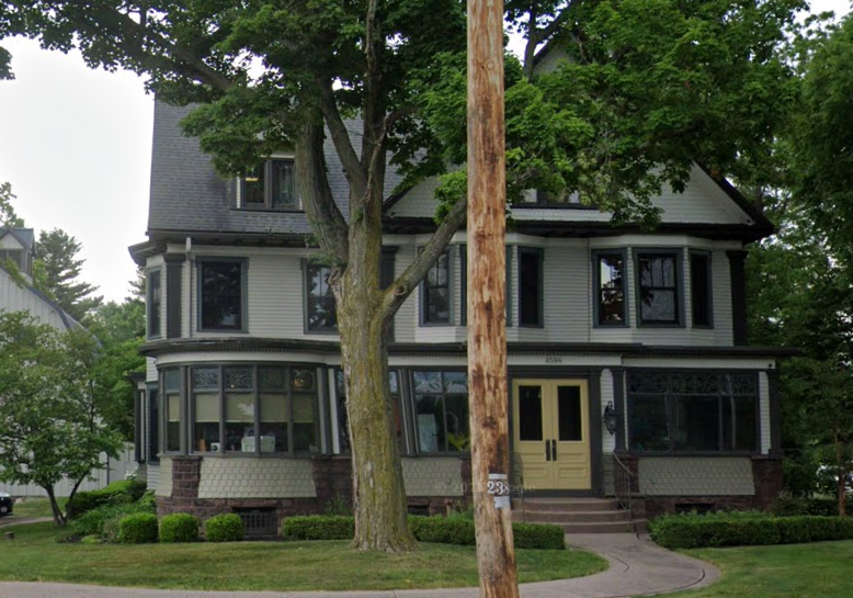 4588 S Park Ave — photo 2