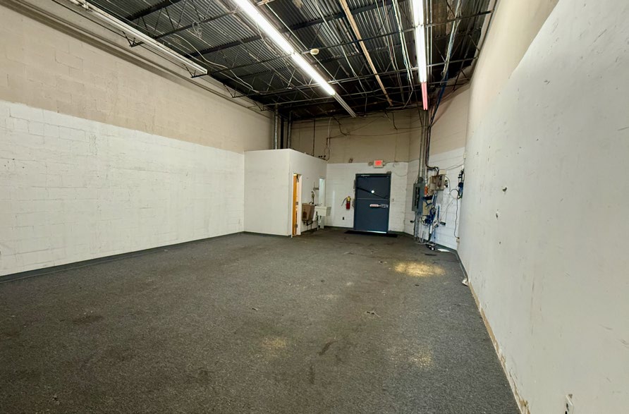 Hi LLC Rest Shopping Center — photo 8