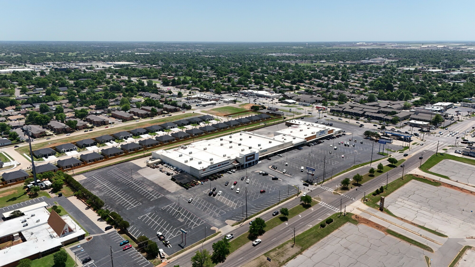 Town & Country Center | 100-200 N Air Depot Blvd — photo 5