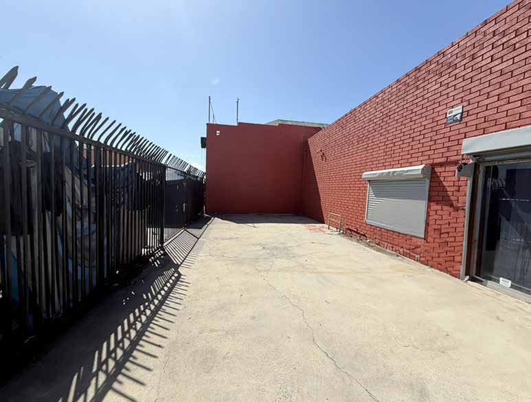 725 Stanford Avenue — photo 11