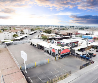 3206 N Las Vegas Blvd - Automotive Investment Sale — photo 2