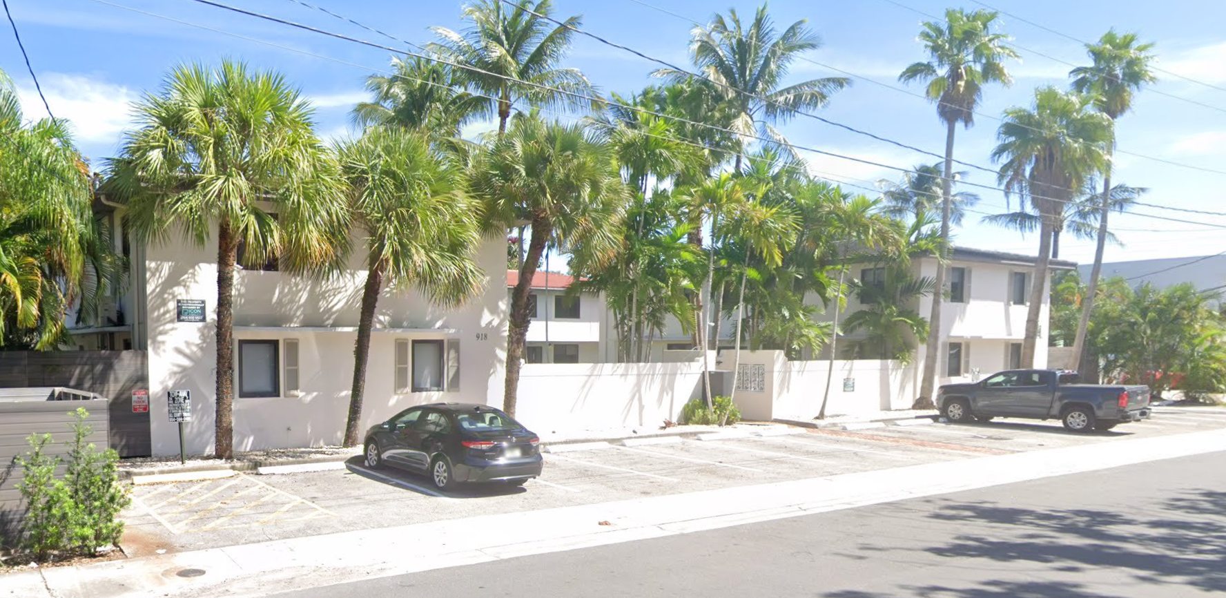 Victoria Park Village Garden Apartments | 912-918 NE 15th Ave — photo 4