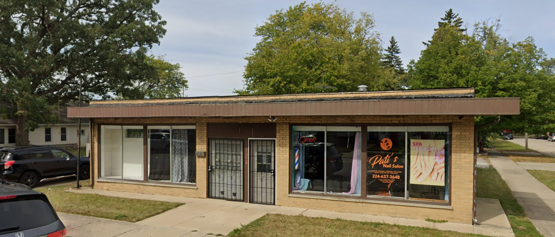 1104 W Glen Flora Ave — photo 2