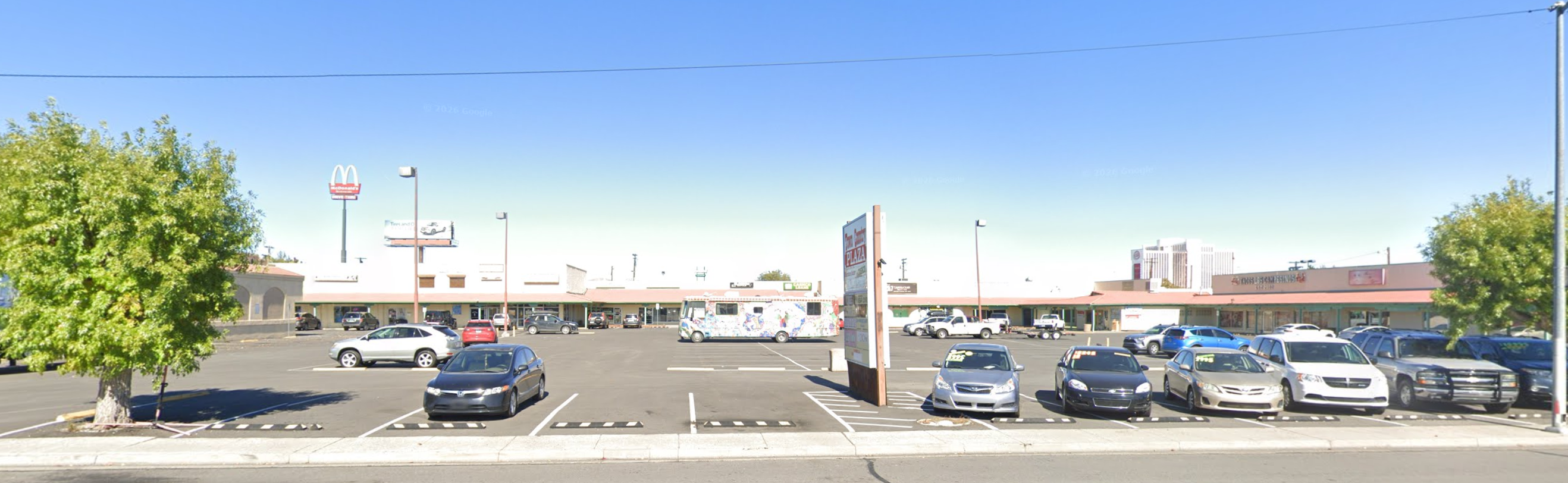 Town & Country Plaza | 1535-1609 Vassar St — photo 3