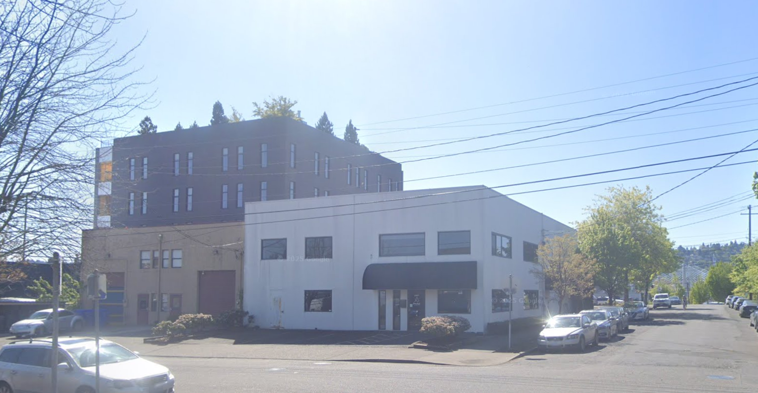 2407 SE 10th Ave — photo 3