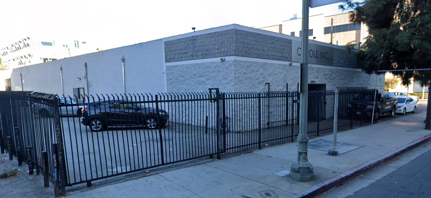 DTLA Industrial Facility With Parking | 1607 S Grand Ave — photo 4