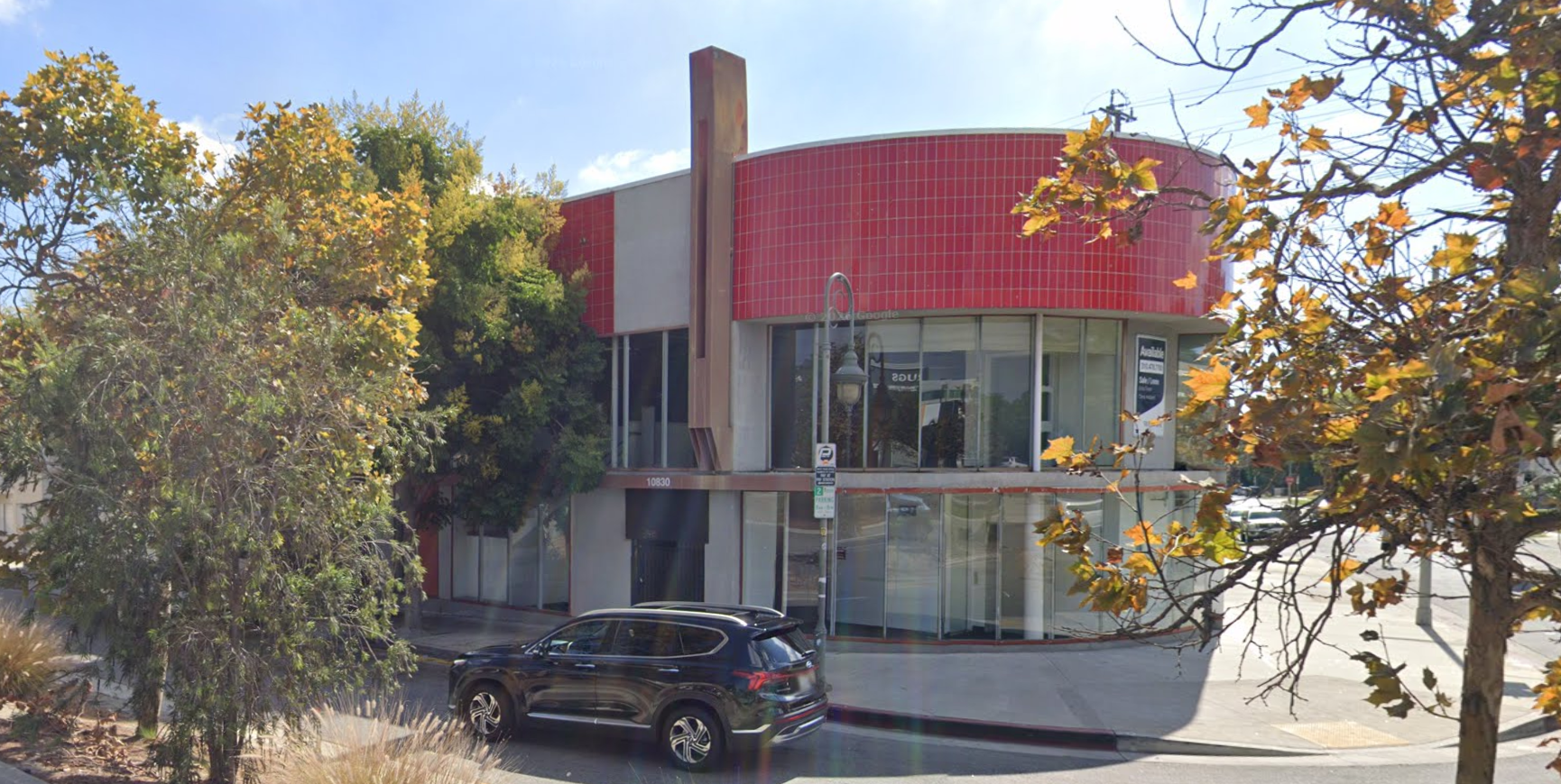 10830 Santa Monica Boulevard — photo 2