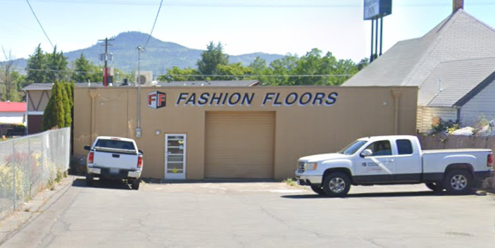 N Riverside Ave Showroom | 427 N Riverside Ave — photo 3