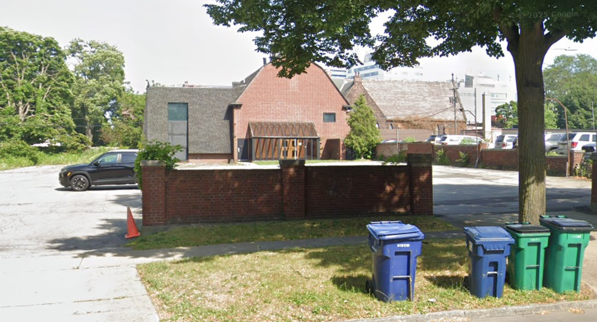 695 Delaware — photo 2