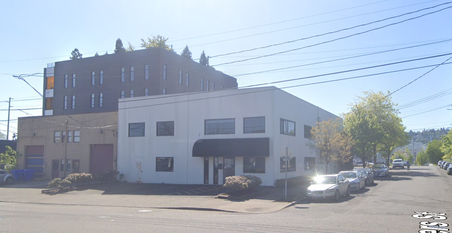 2407 SE 10th Ave — photo 2