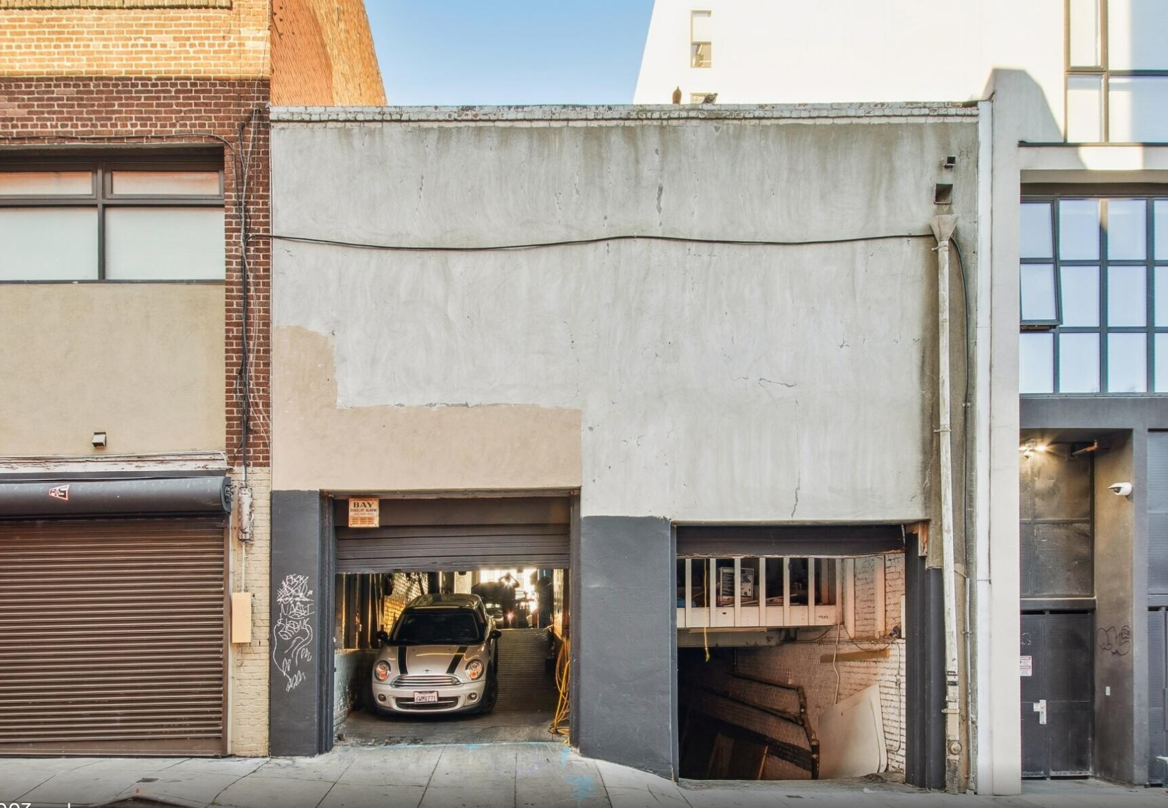 Auto Garage Bush & Van Ness1441 Bush St — photo 2