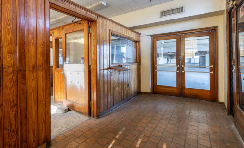 2127 Hubbard St | IndustrialBuilding — photo 6