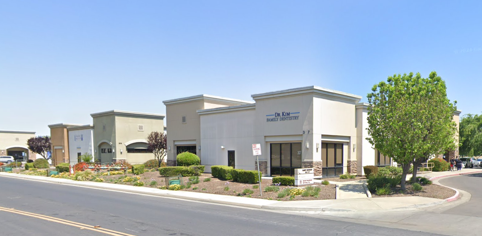307 & 325 Mall Drive — photo 7