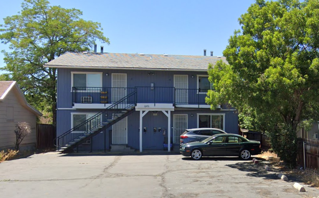 645 Quincy St — photo 2