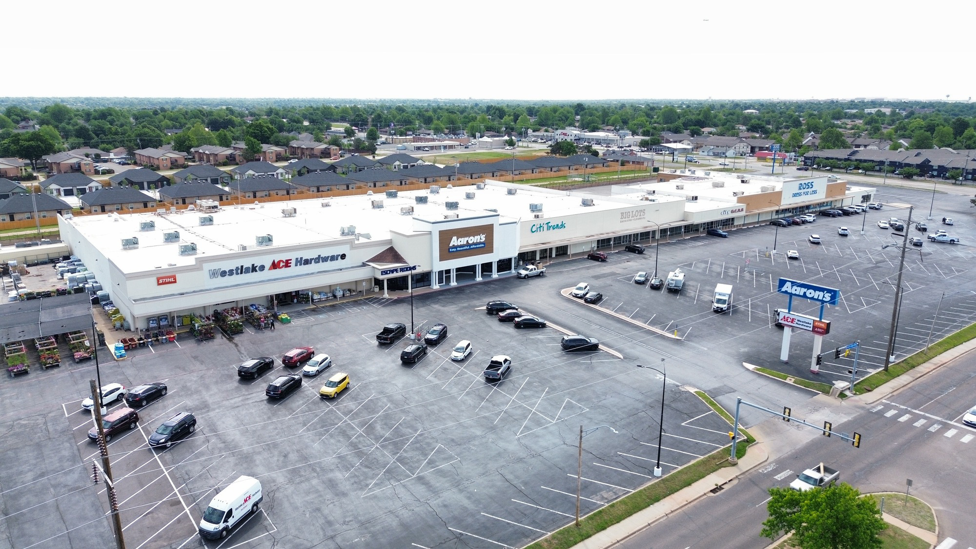 Town & Country Center | 100-200 N Air Depot Blvd — photo 4