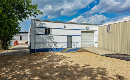 130 E Zavalla St — photo 4