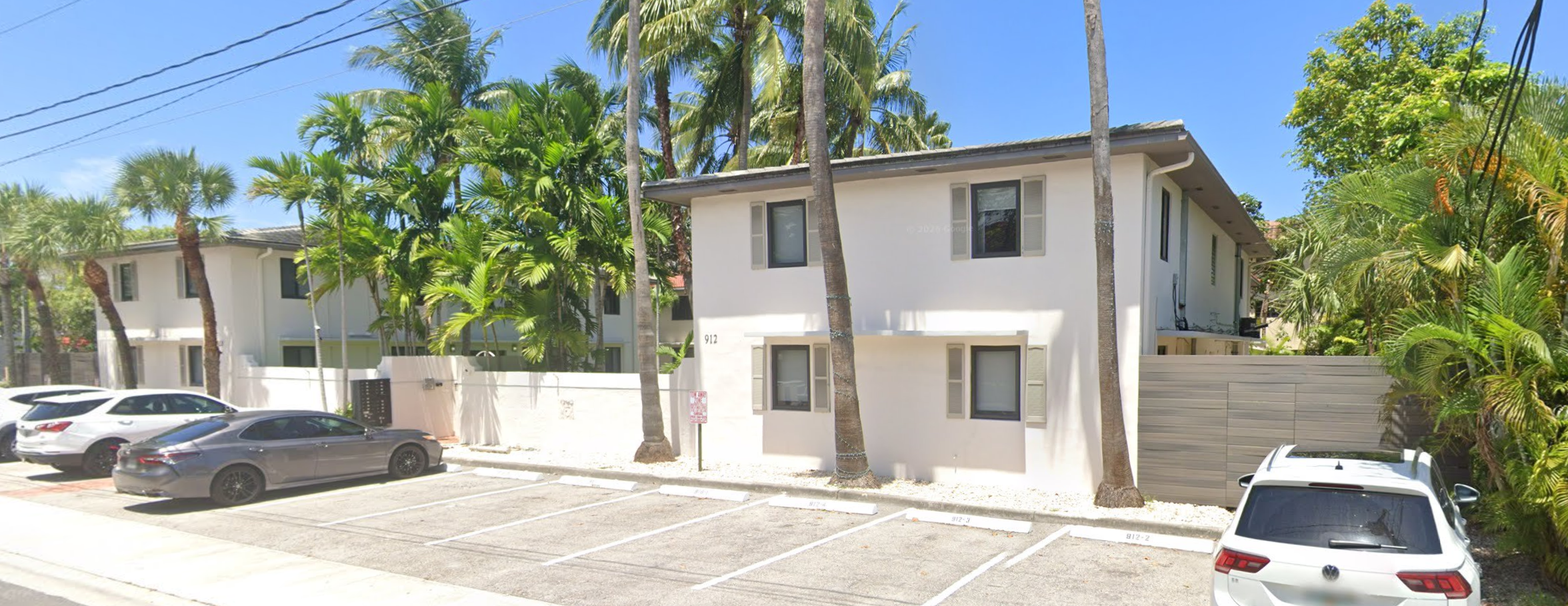 Victoria Park Village Garden Apartments | 912-918 NE 15th Ave — photo 2